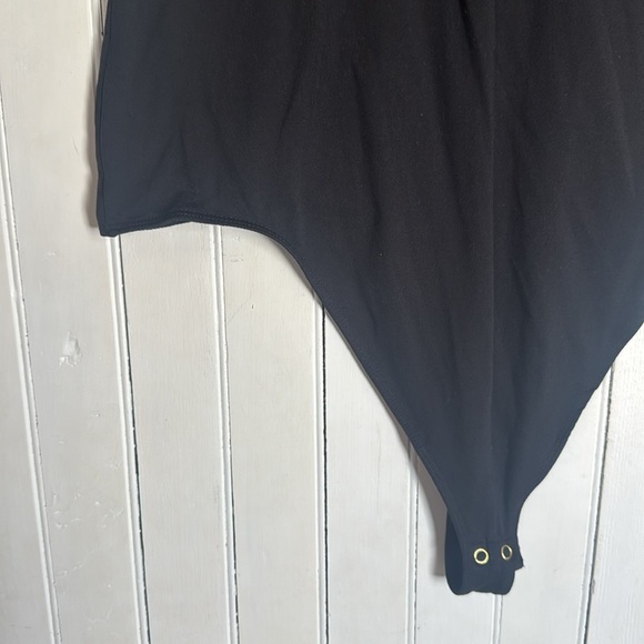 Good American Bodysuit Black with Gold Details Size 5 - Picture 3 of 7